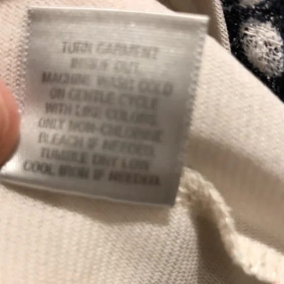 Sleeveless lightweight navy and white swing top - Picture 5 of 10